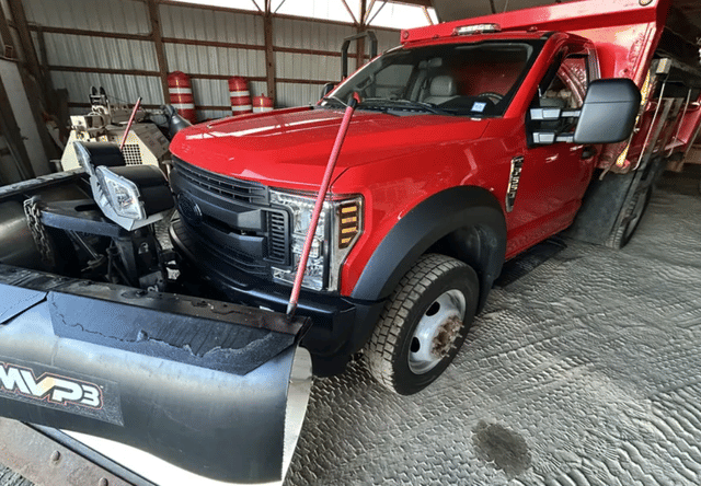 Image of Ford F-550 equipment image 1