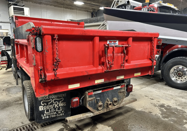 Image of Ford F-550 equipment image 4