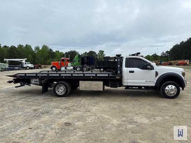 Image of Ford F-550 equipment image 2