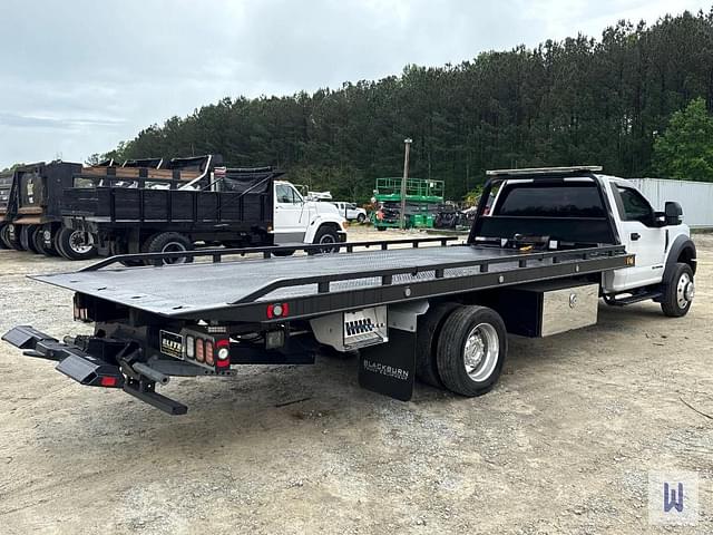 Image of Ford F-550 equipment image 3