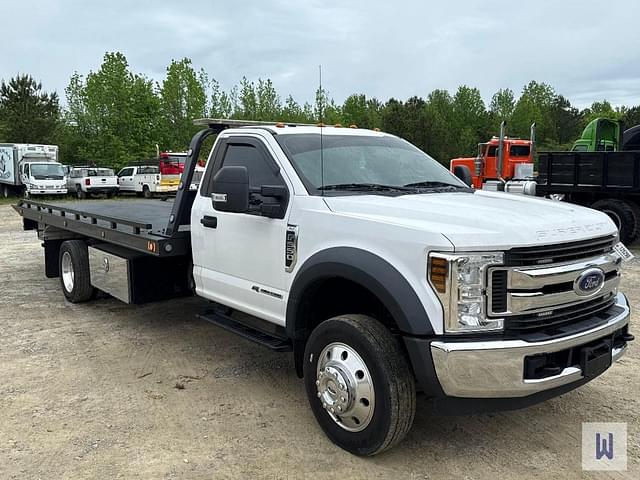 Image of Ford F-550 equipment image 1