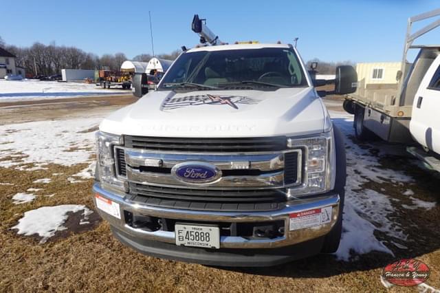 Image of Ford F-550 equipment image 2