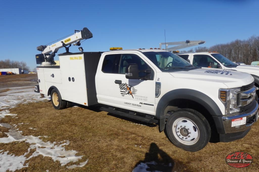 Image of Ford F-550 Primary image