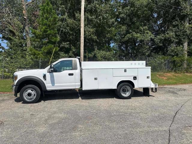 Image of Ford F-550 equipment image 4
