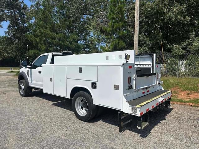 Image of Ford F-550 equipment image 3