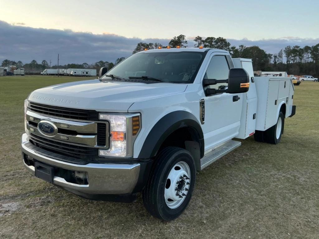 2019 Ford F-550 Equipment Image0