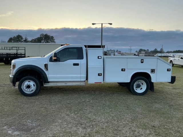 Image of Ford F-550 equipment image 1