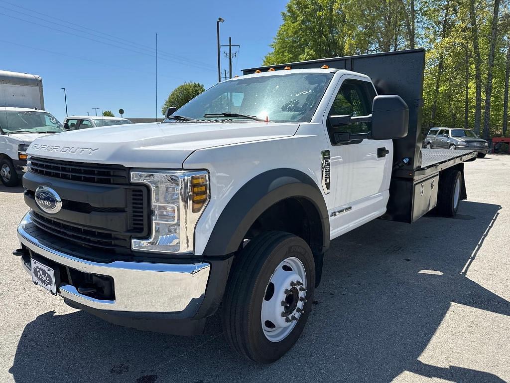 Image of Ford F-550 Primary image