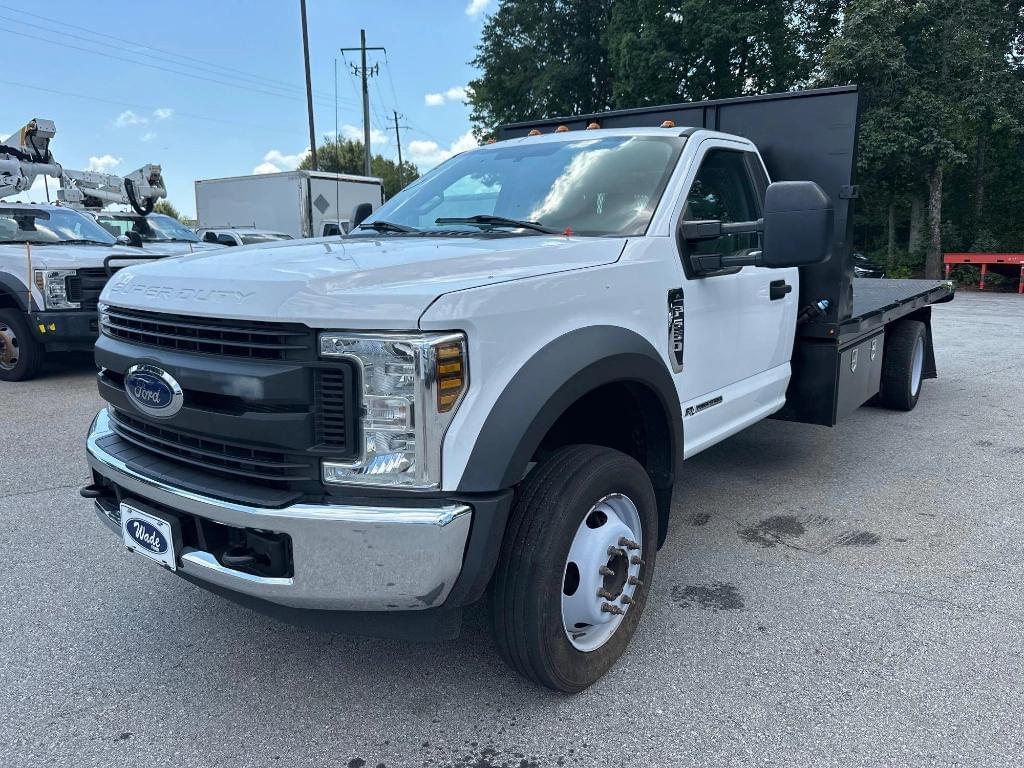 Image of Ford F-550 Primary image