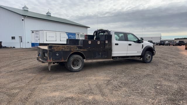 Image of Ford F-550 equipment image 4