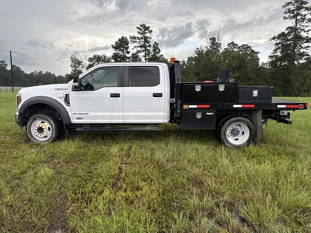 Image of Ford F-550 equipment image 1