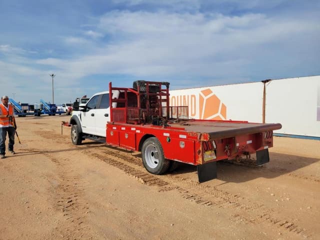 Image of Ford F-550 equipment image 2