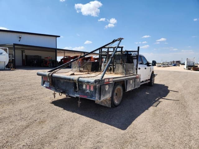 Image of Ford F-550 equipment image 4