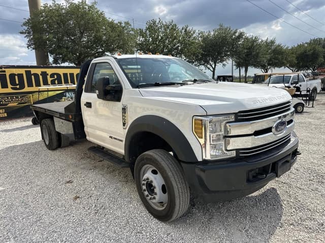 Image of Ford F-550 equipment image 4