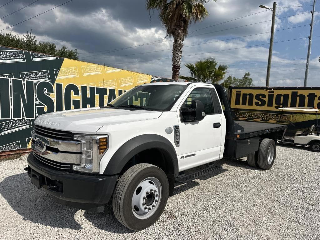 Image of Ford F-550 Primary image