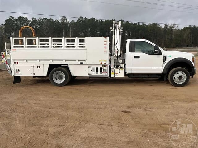 Image of Ford F-550 equipment image 3