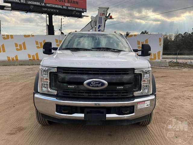 Image of Ford F-550 equipment image 1