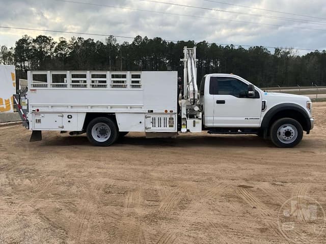 Image of Ford F-550 equipment image 3