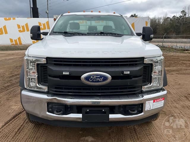 Image of Ford F-550 equipment image 1