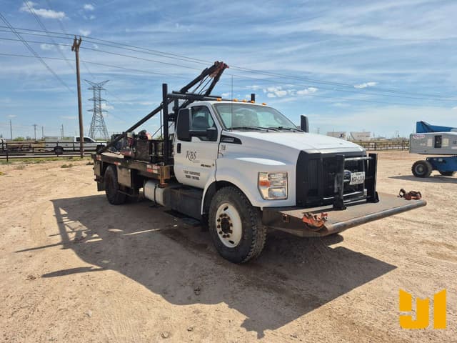 Image of Ford F-650 equipment image 2