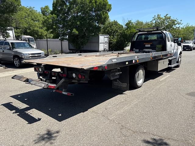Image of Ford F-650 equipment image 2