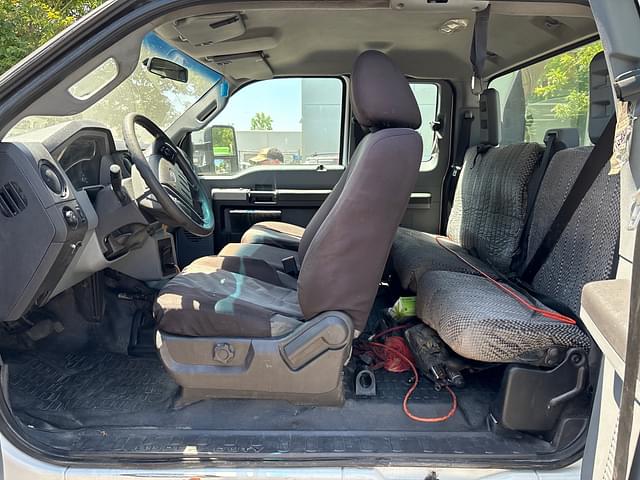 Image of Ford F-650 equipment image 4