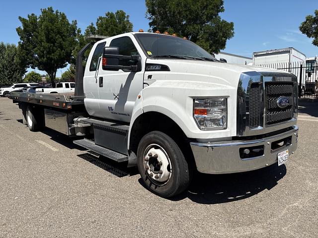 Image of Ford F-650 equipment image 1