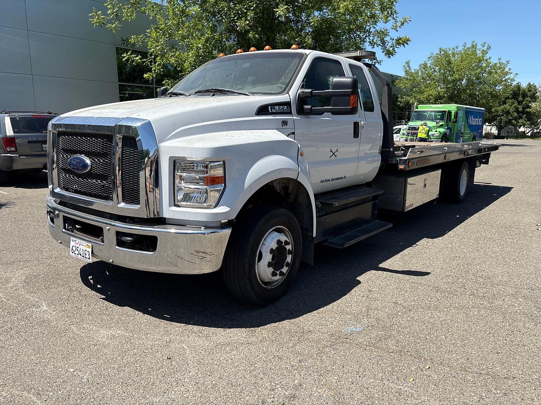Image of Ford F-650 Primary image
