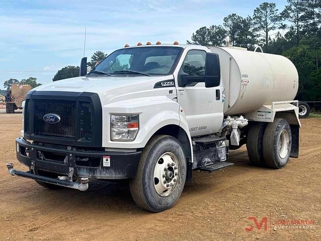 Image of Ford F-650 equipment image 3