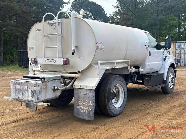 Image of Ford F-650 equipment image 1
