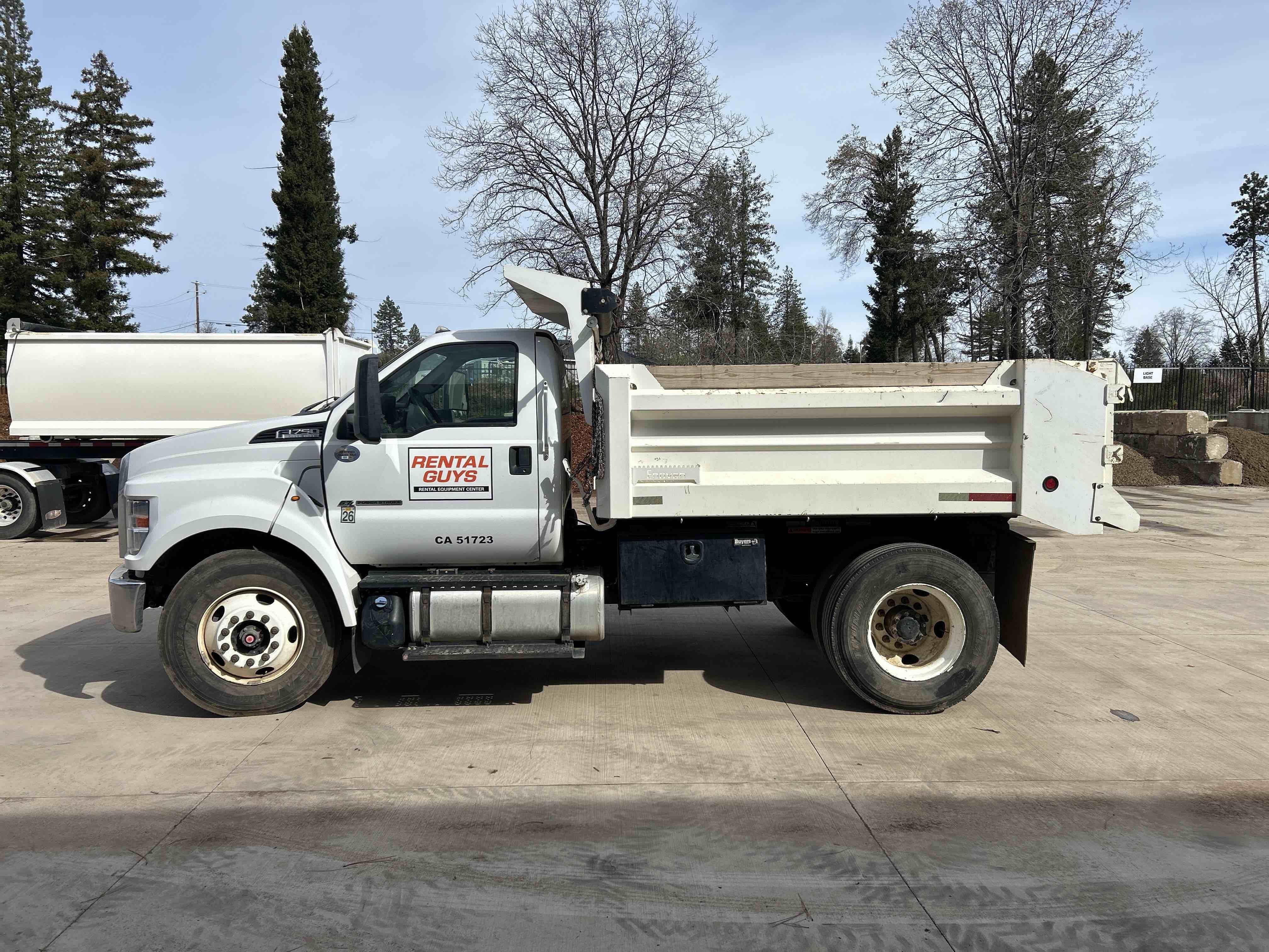 2019 Ford F-750 Equipment Image0