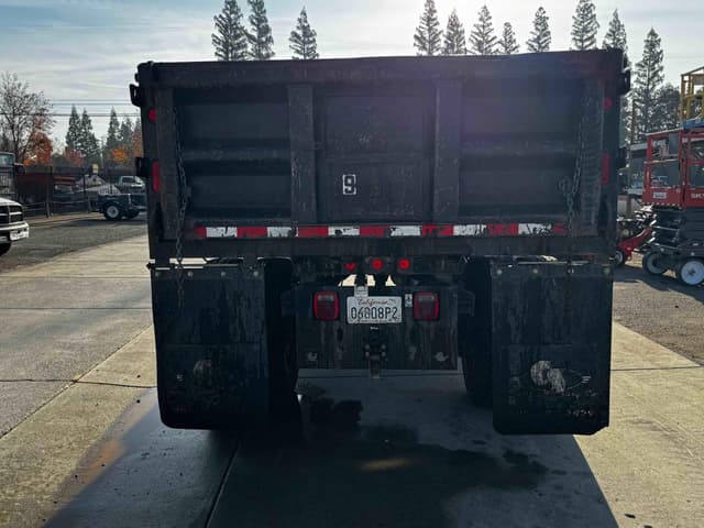 Image of Ford F-750 equipment image 4