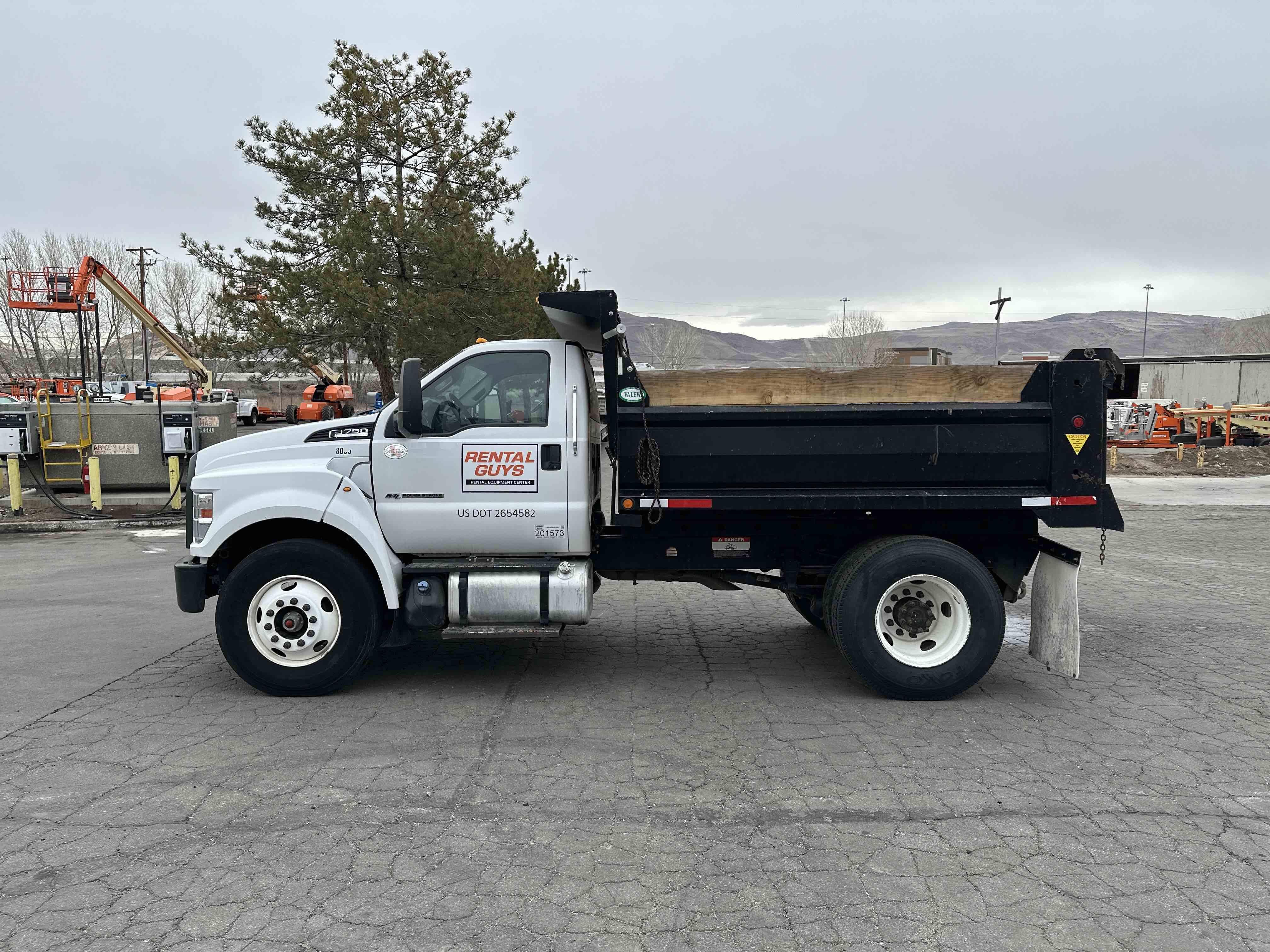 2019 Ford F-750 Equipment Image0