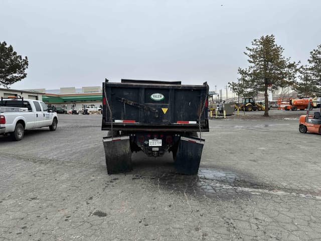 Image of Ford F-750 equipment image 3