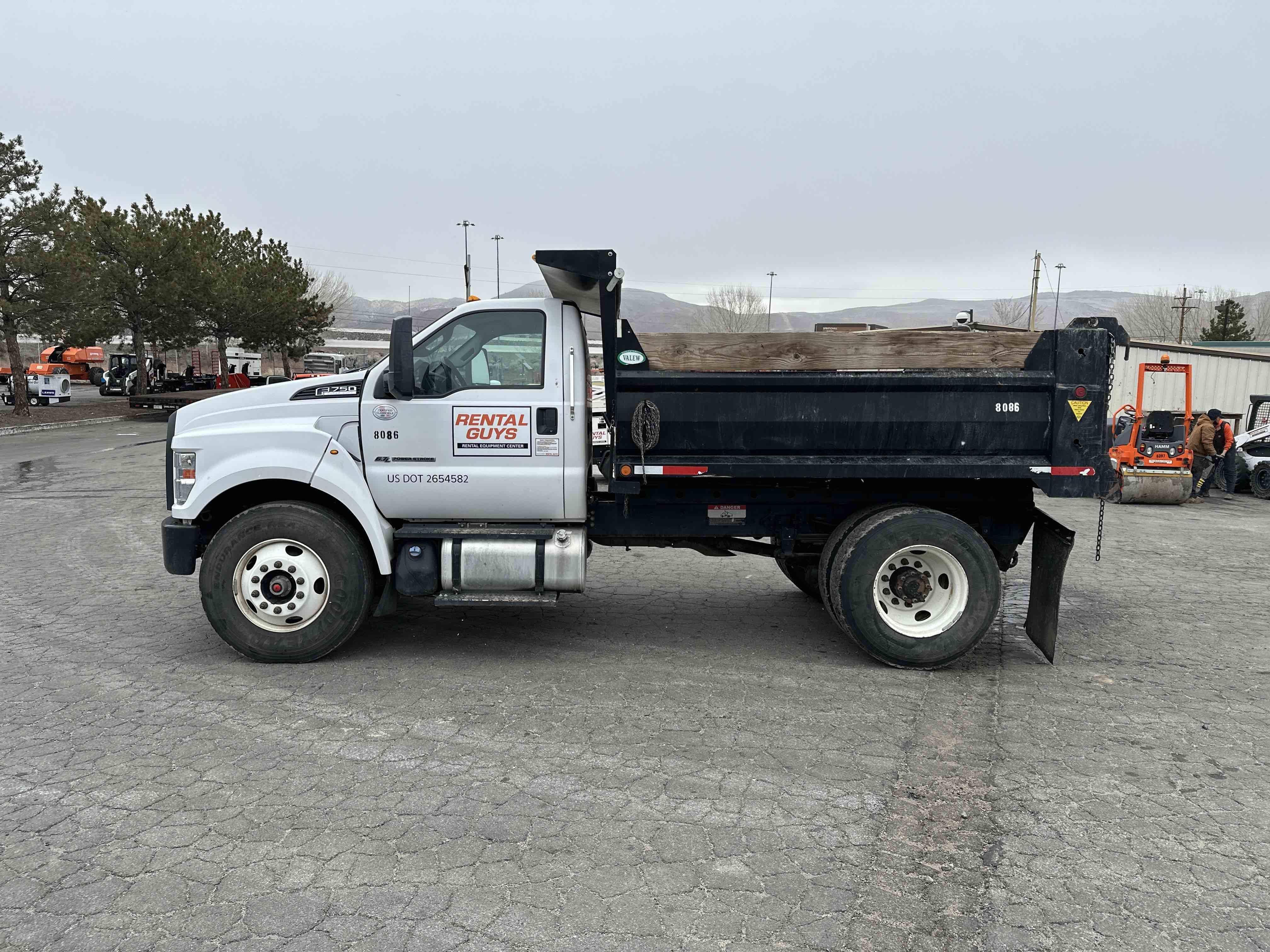 2019 Ford F-750 Equipment Image0