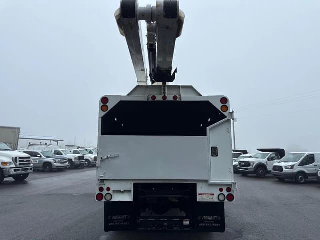 Image of Ford F-750 equipment image 3
