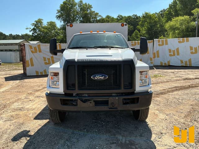 Image of Ford F-750 equipment image 1
