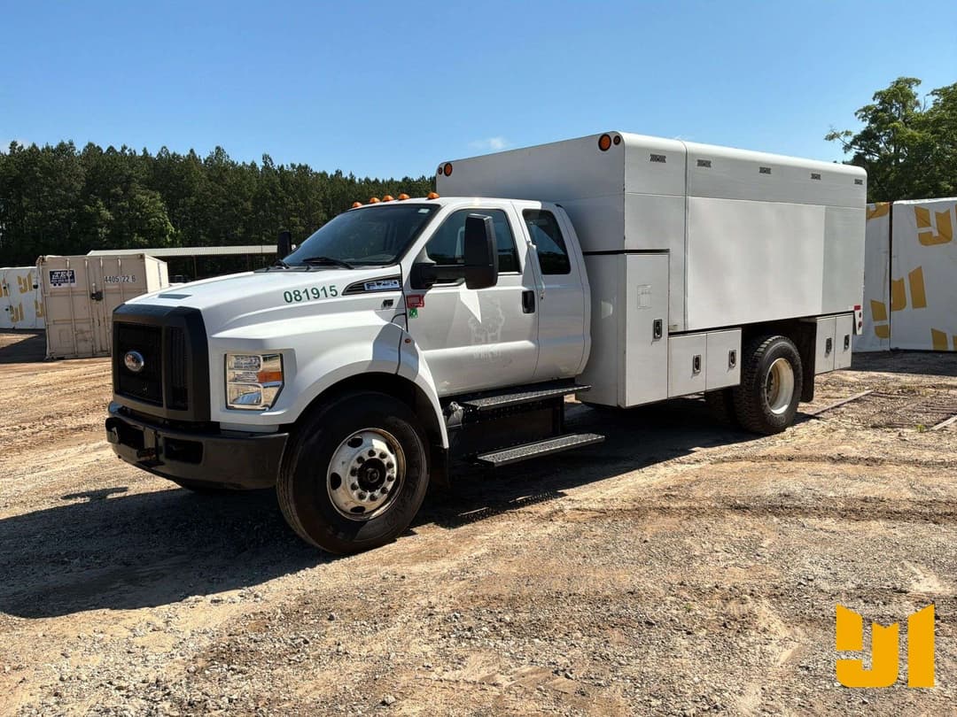 Image of Ford F-750 Primary image