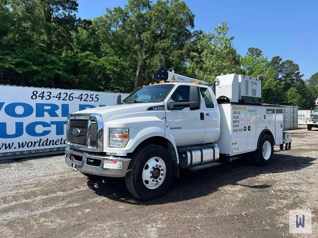 Image of Ford F-750 Primary image