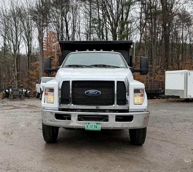 Image of Ford F-750 equipment image 3