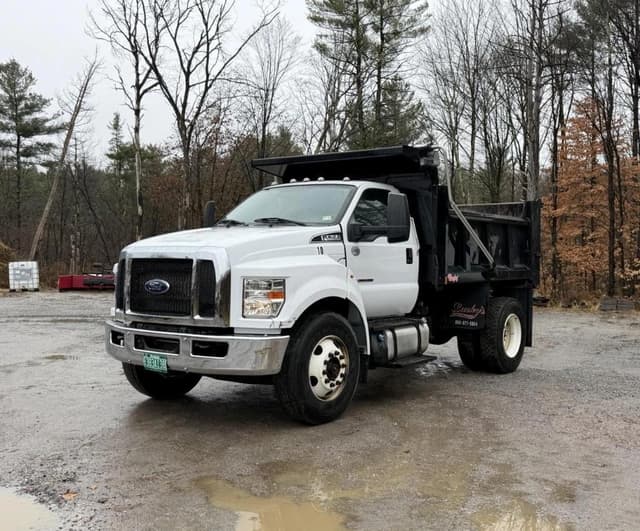 Image of Ford F-750 equipment image 2