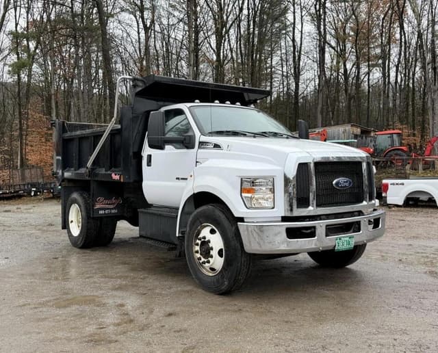 Image of Ford F-750 equipment image 1
