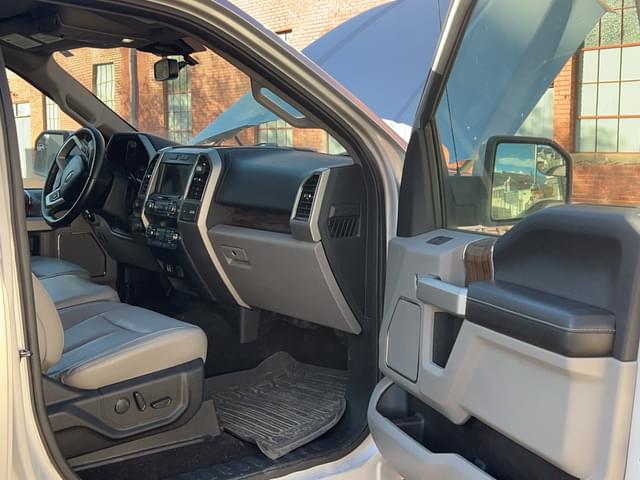 Image of Ford F-150 equipment image 4