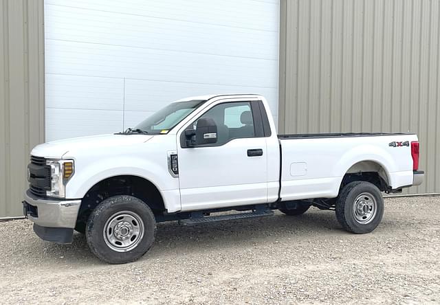Image of Ford F-250 equipment image 1