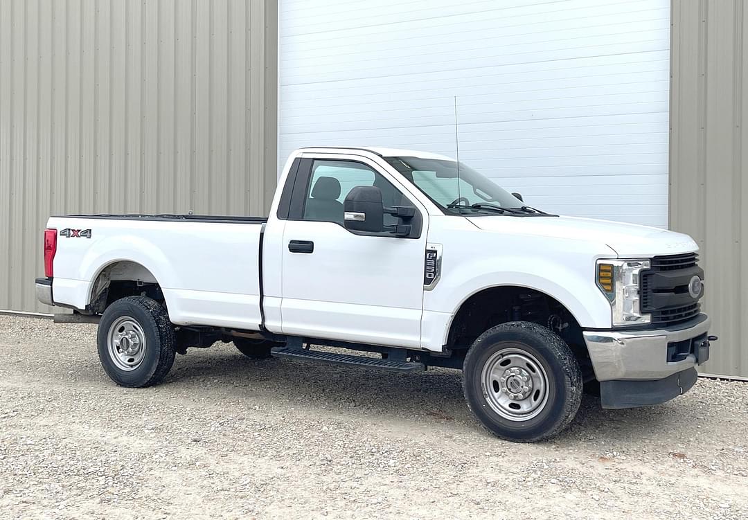 Image of Ford F-250 Primary image