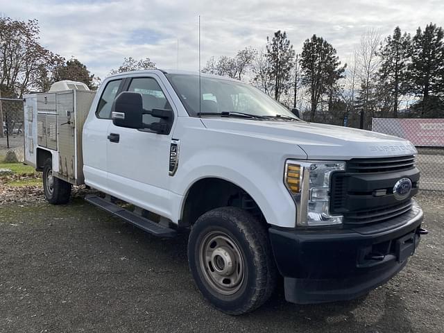 Image of Ford F-250 equipment image 1