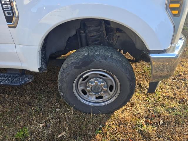 Image of Ford F-250 equipment image 4