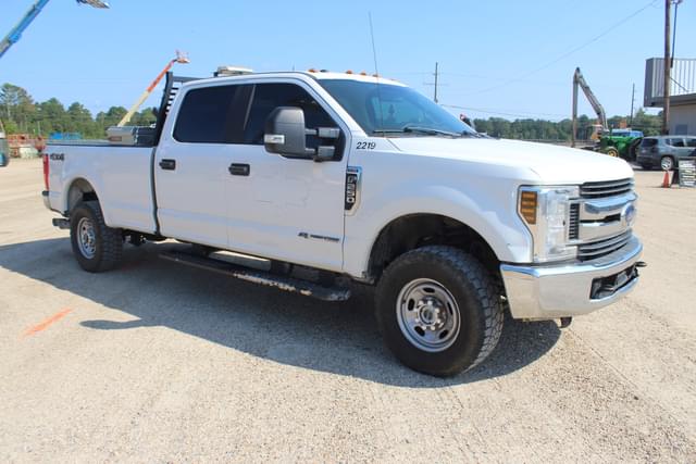 Image of Ford F-250 equipment image 2