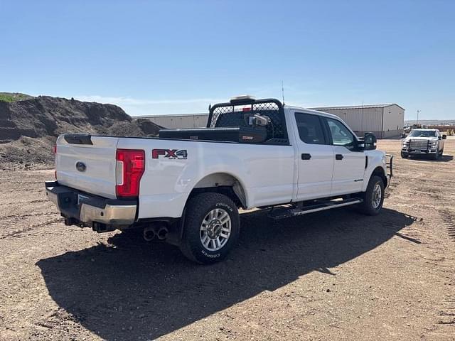 Image of Ford F-250 equipment image 4