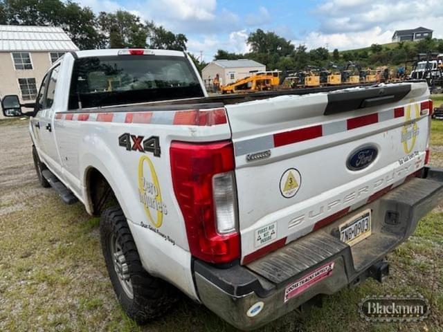 Image of Ford F-250 equipment image 2